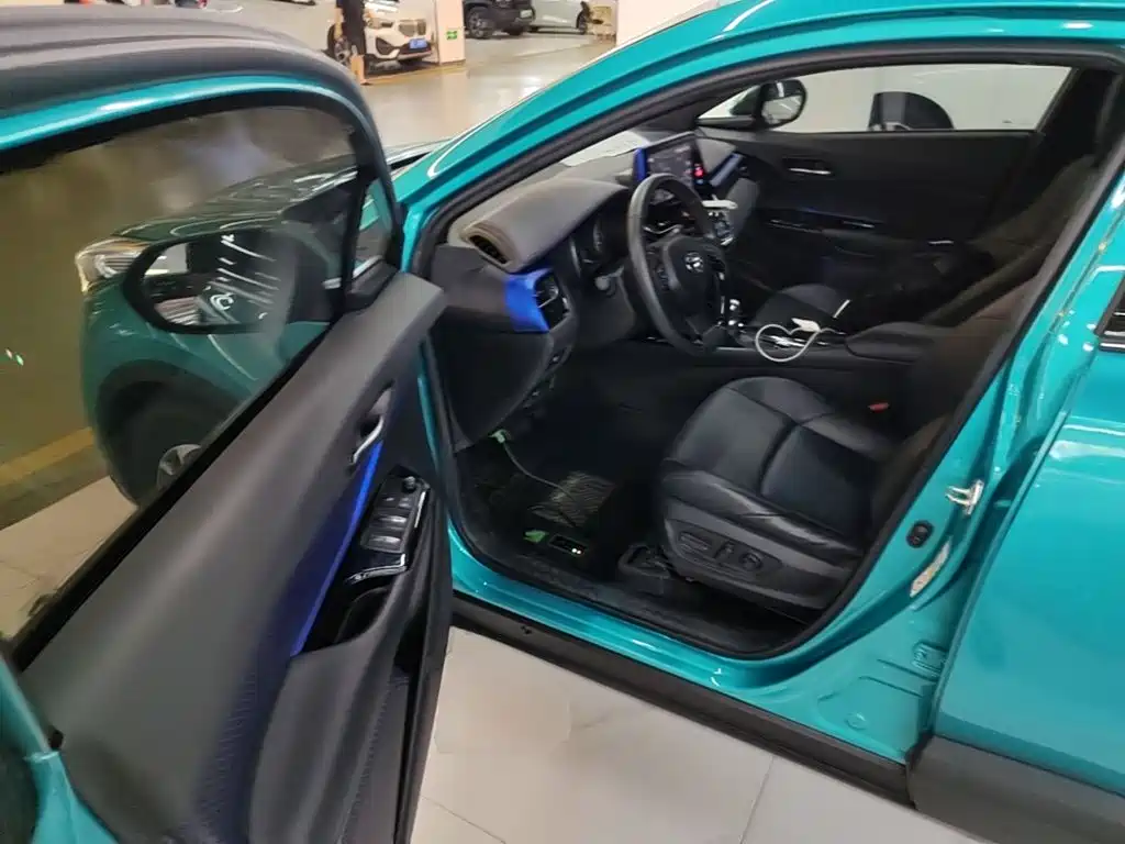 Photo 16 - Toyota C-HR
