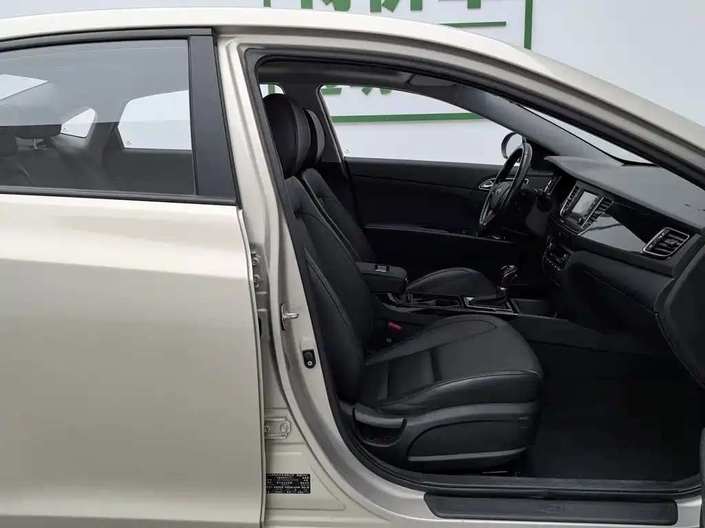 Фото 23 - Hyundai Mistra