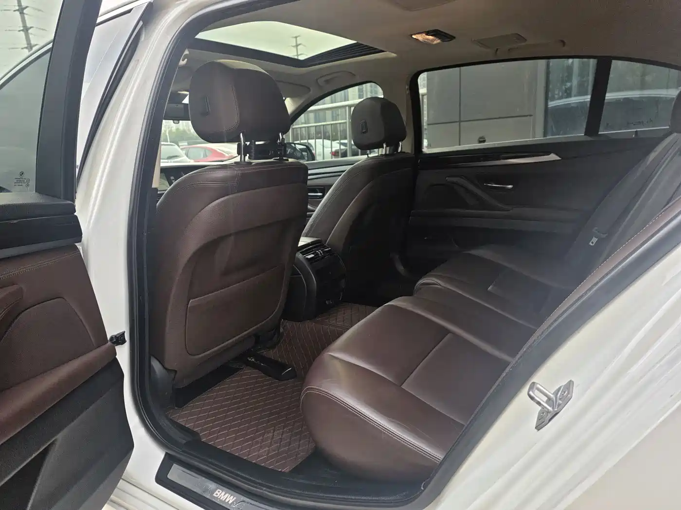 BMW 5 Series 2014 525Li Luxury Design Package фото 10