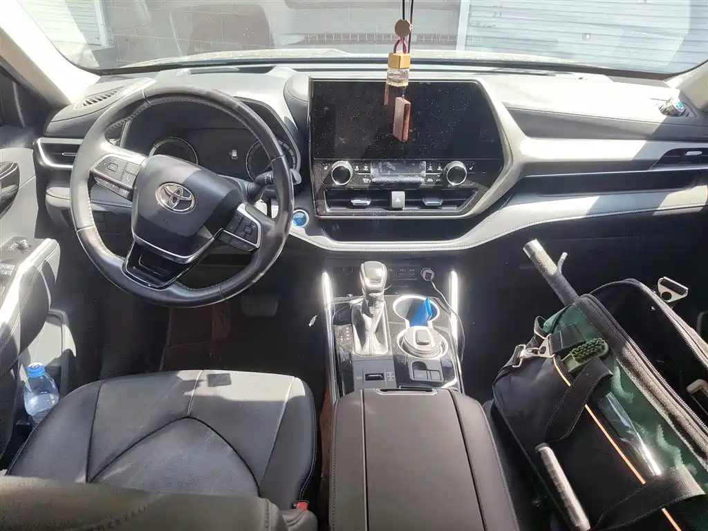 Toyota Highlander 2022 Model Dual Engine 2.5L 4WD Premium Edition 7-Seater фото 13