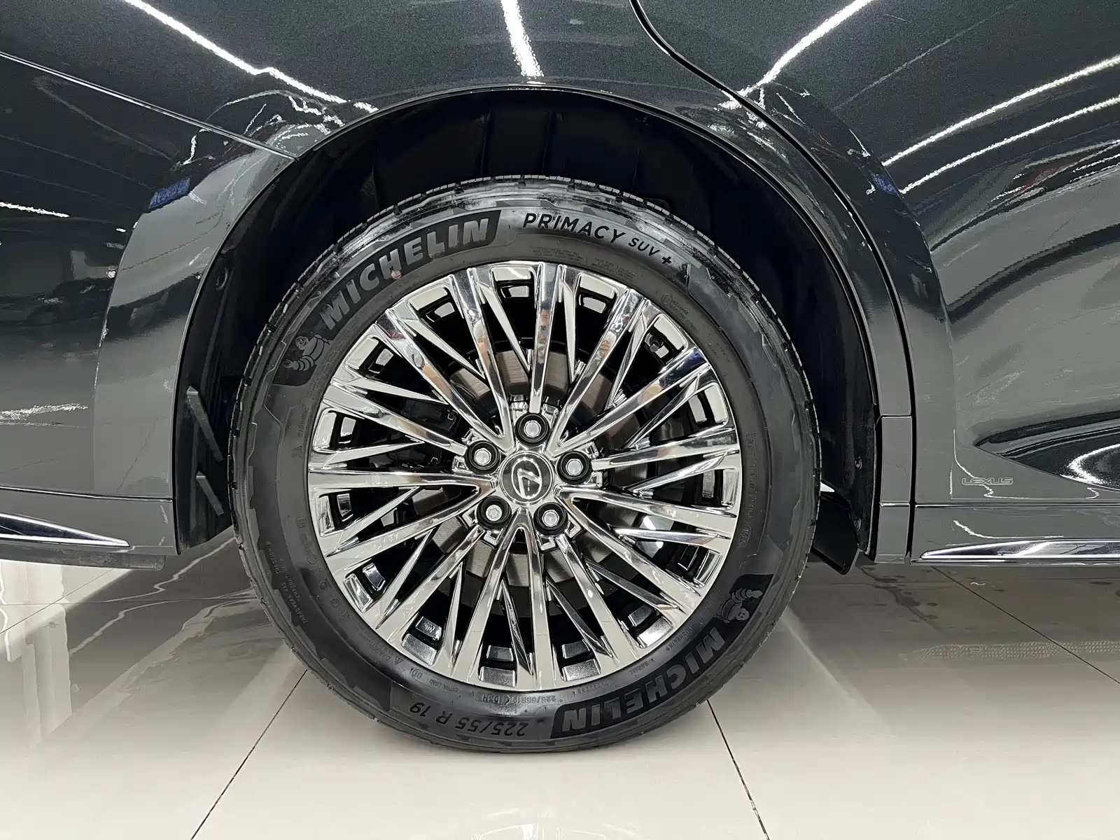 Фото 27 - Lexus LM