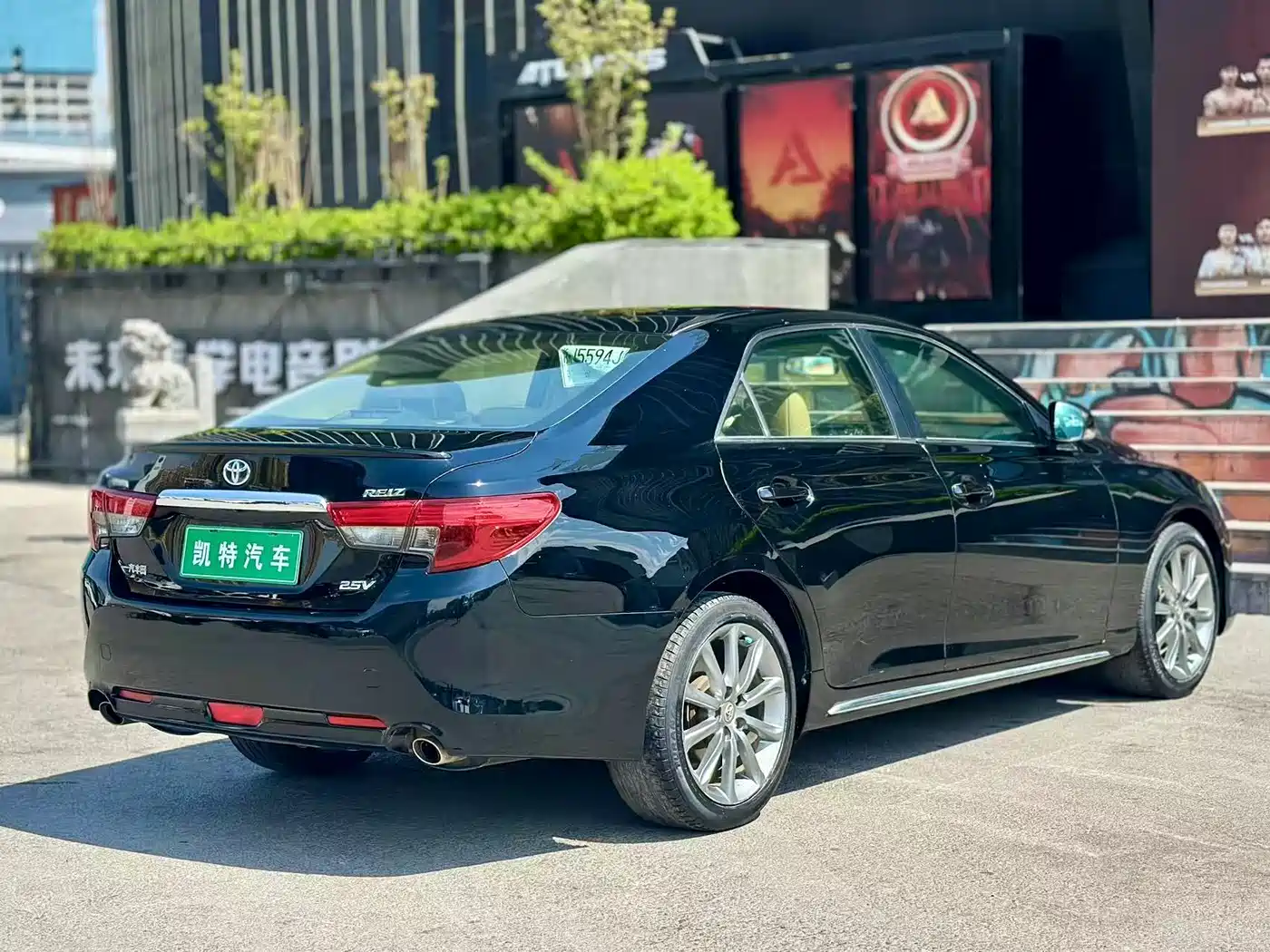 Toyota Reiz 2013 2.5V Premium Edition фото 4