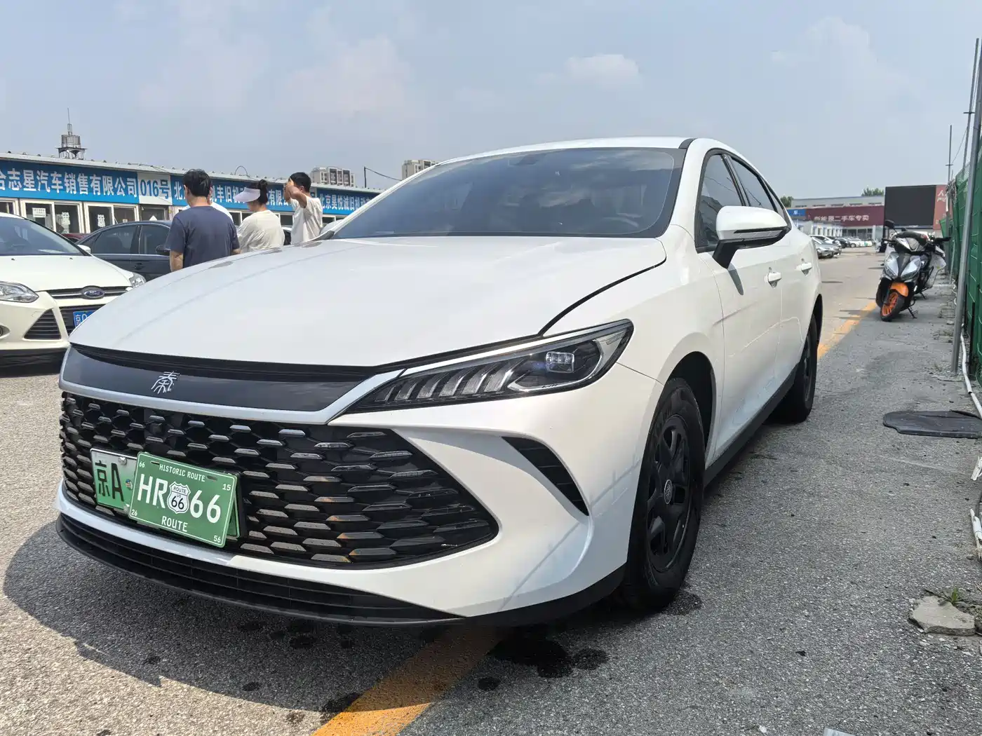 BYD Qin PLUS 2025 DM-i Smart Drive 55KM Leader фото 2