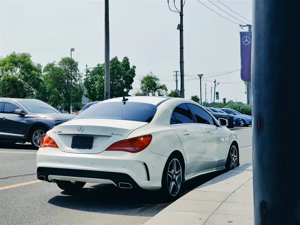 Mercedes-Benz CLA (Import) 2015 CLA 220 4MATIC фото 7