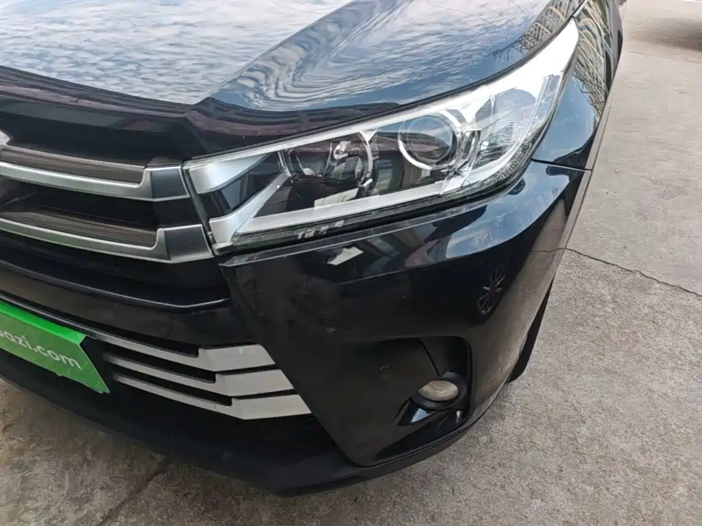Photo 24 - Toyota Highlander