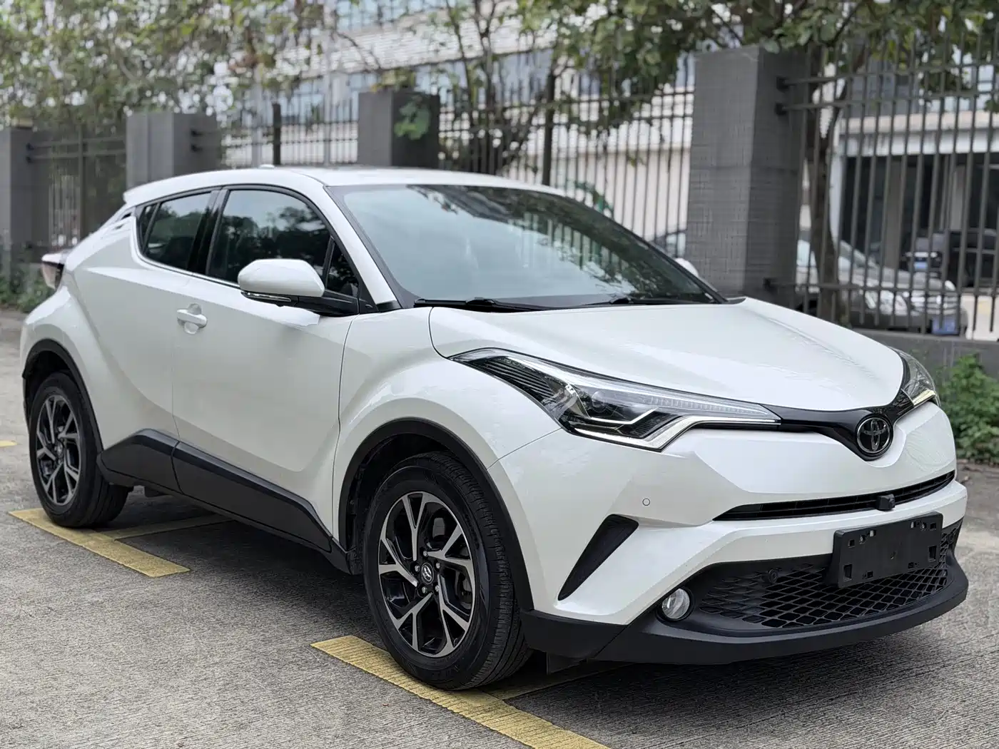 Toyota C-HR 2020 Model 2.0L Luxury