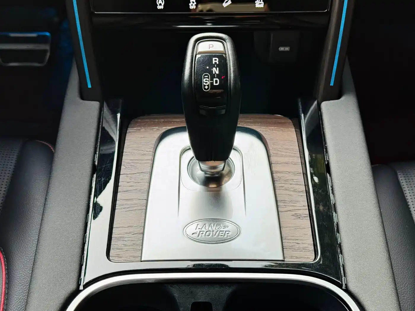 Land Rover Discovery Sport 2022 Model 249PS R-Dynamic S Performance Edition 5-Seater фото 15