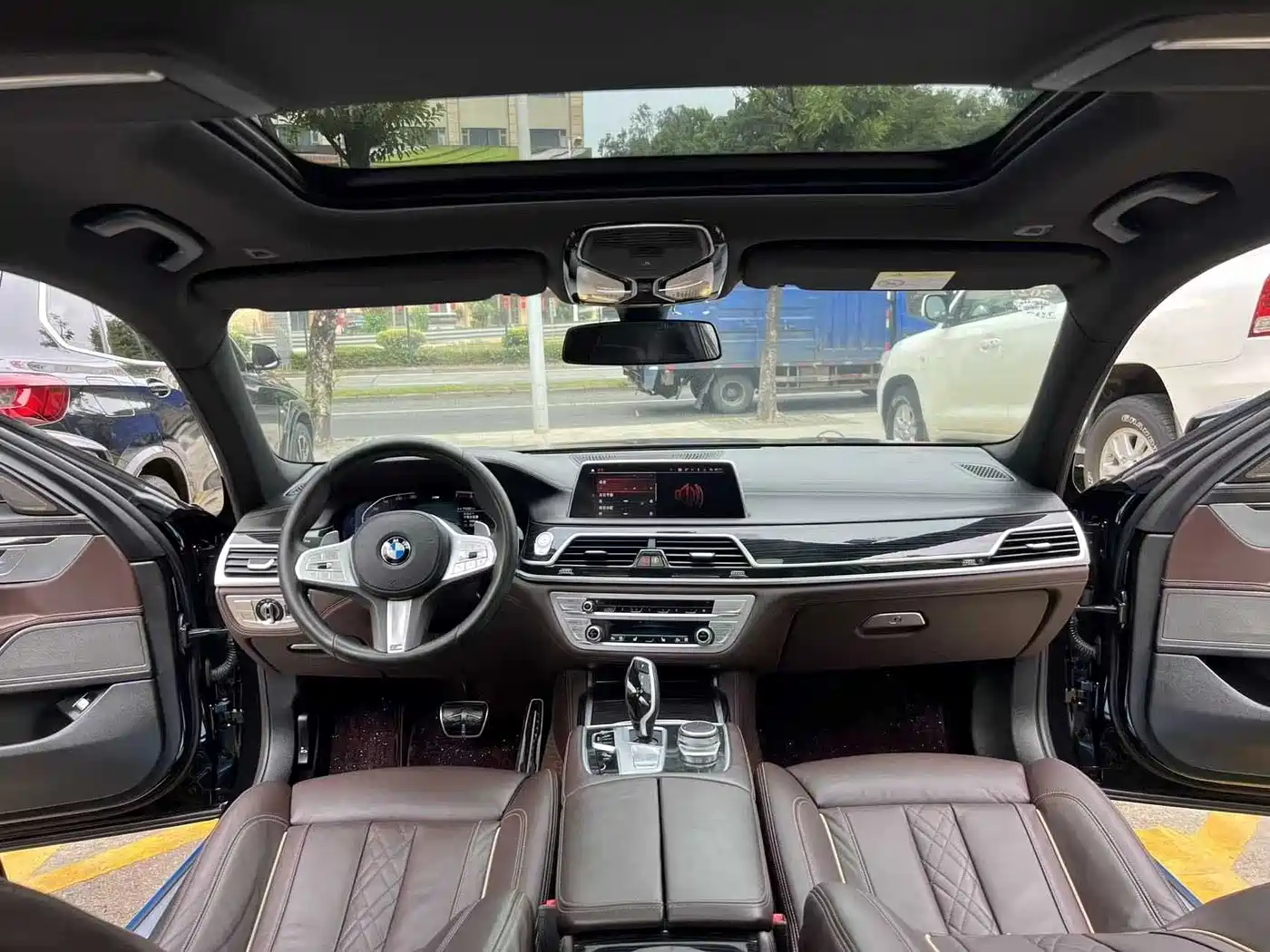 BMW 7 Series 2021 Model 730Li M Sport Package фото 9