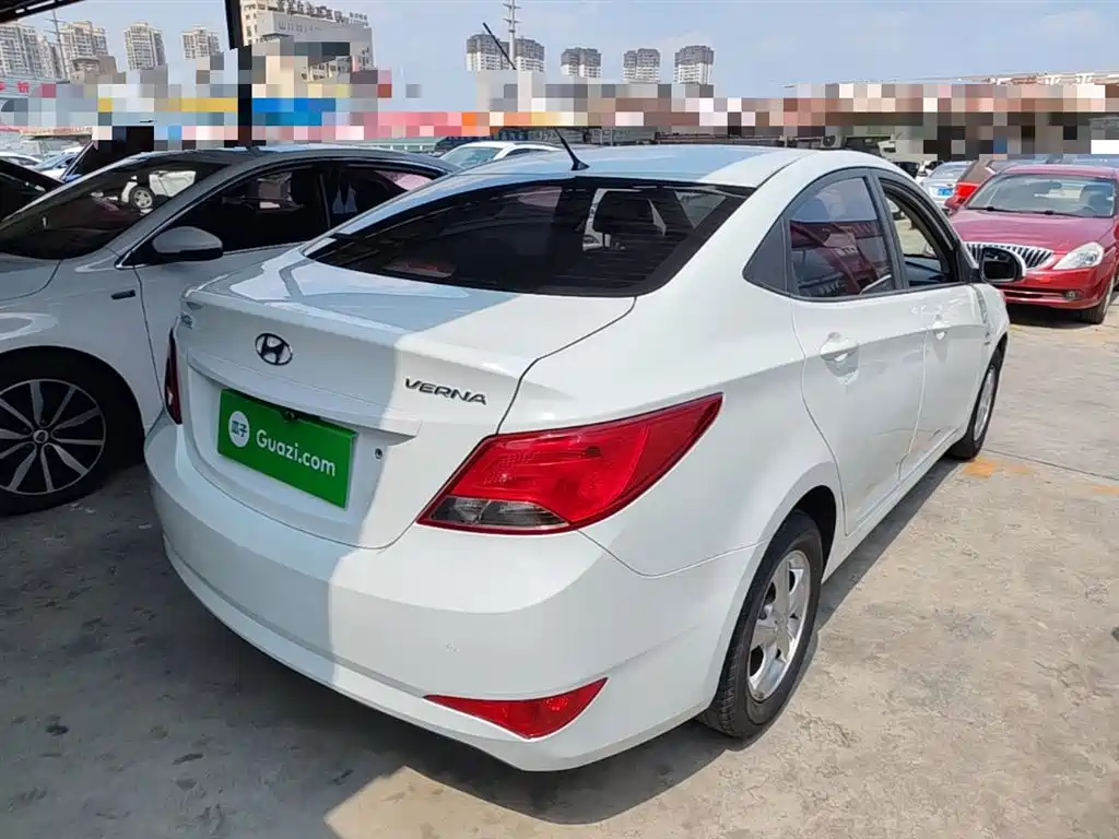 Hyundai Verna 2016 1.4L Manual Smart GLS фото 7