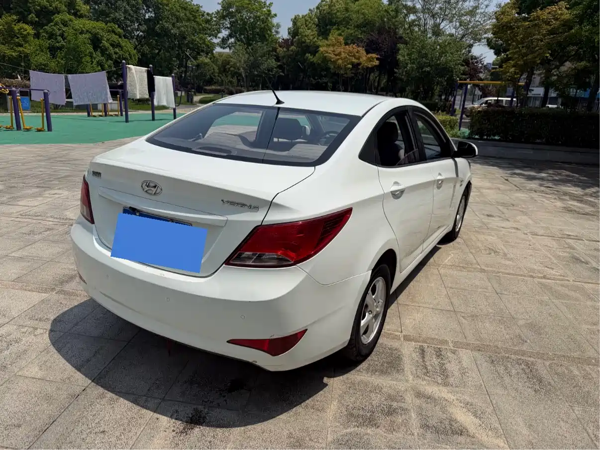 Hyundai Verna 2014 1.4L Automatic Smart GLS фото 14