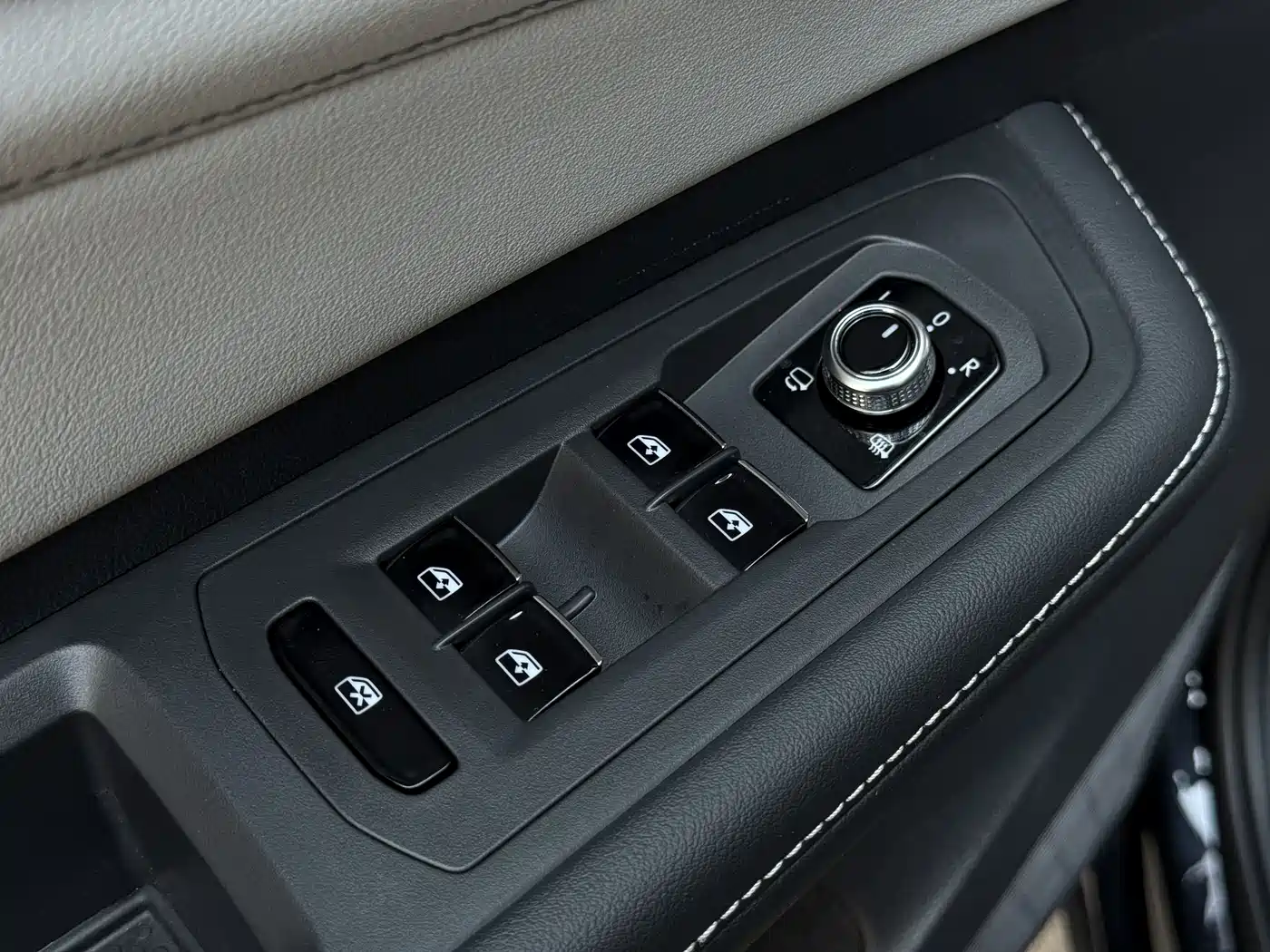 Volkswagen Teramont 2024 380TSI 4WD Prestige Luxury Edition фото 18