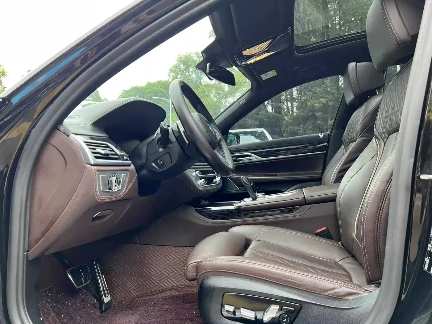 BMW 7 Series 2021 Model 730Li M Sport Package фото 8