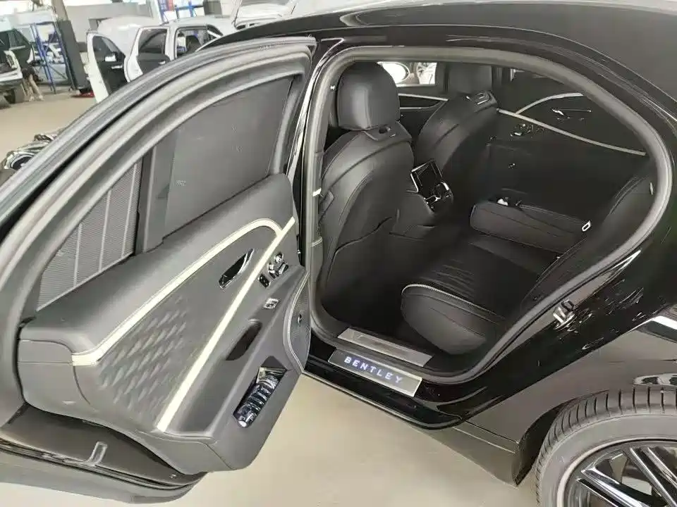 Bentley Flying Spur Plug-in Hybrid 2022 2.9T V6 Hybrid фото 13