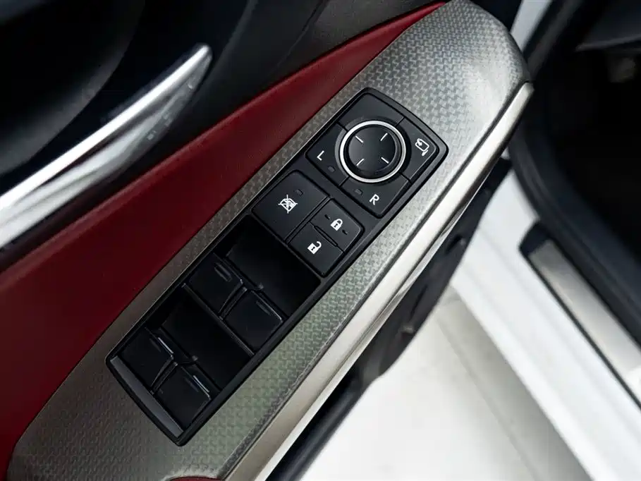 Lexus IS 2015 200t F SPORT фото 19