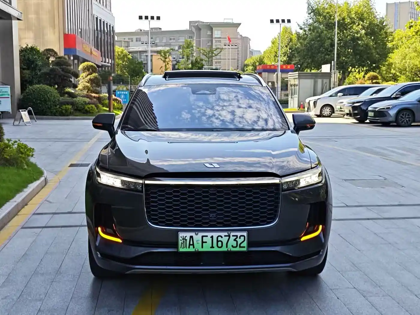 Photo 2 - Li Auto Li ONE