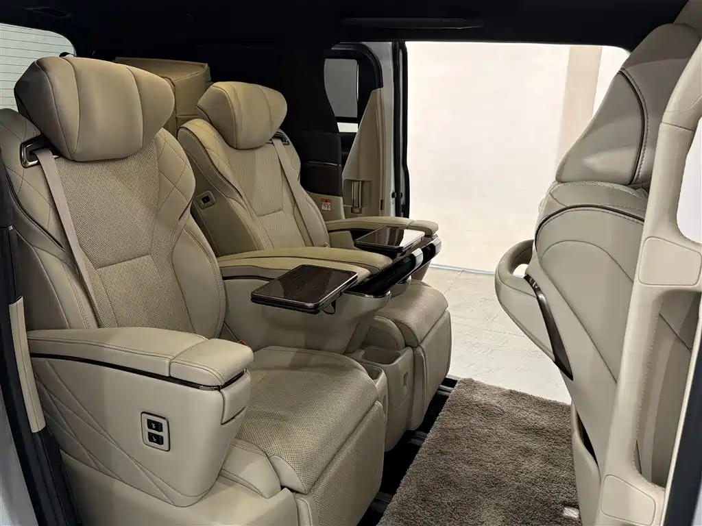 Toyota Alphard 2024 Hybrid 2.5L Ultimate Enjoyment Edition фото 9