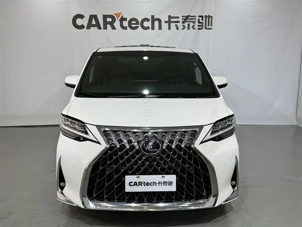 Lexus LM 2020 300h Seven-Seater Elegance Edition фото 3