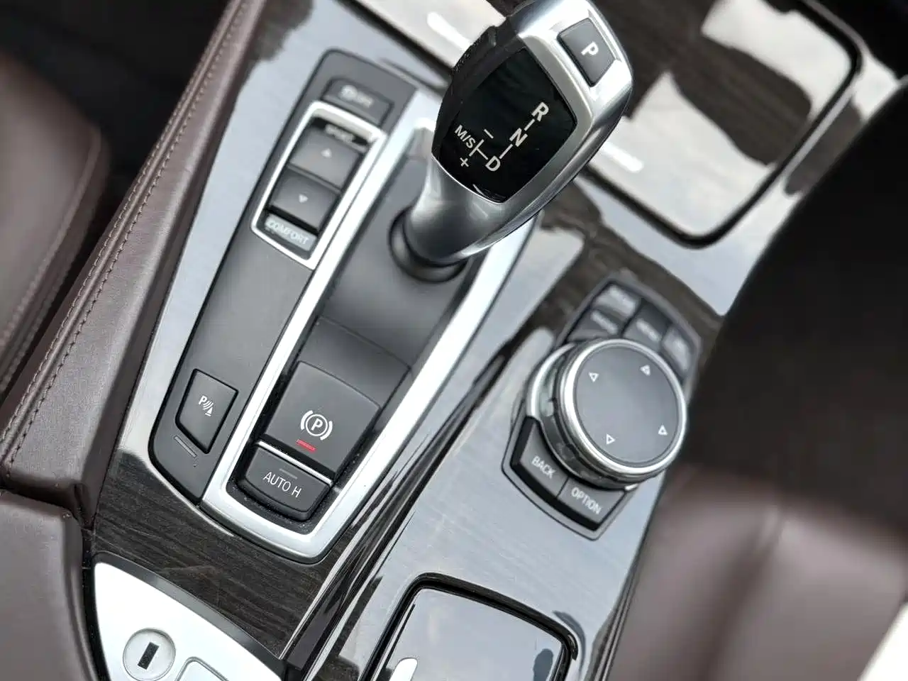 BMW 5 Series 2014 525Li Luxury Design Package фото 8