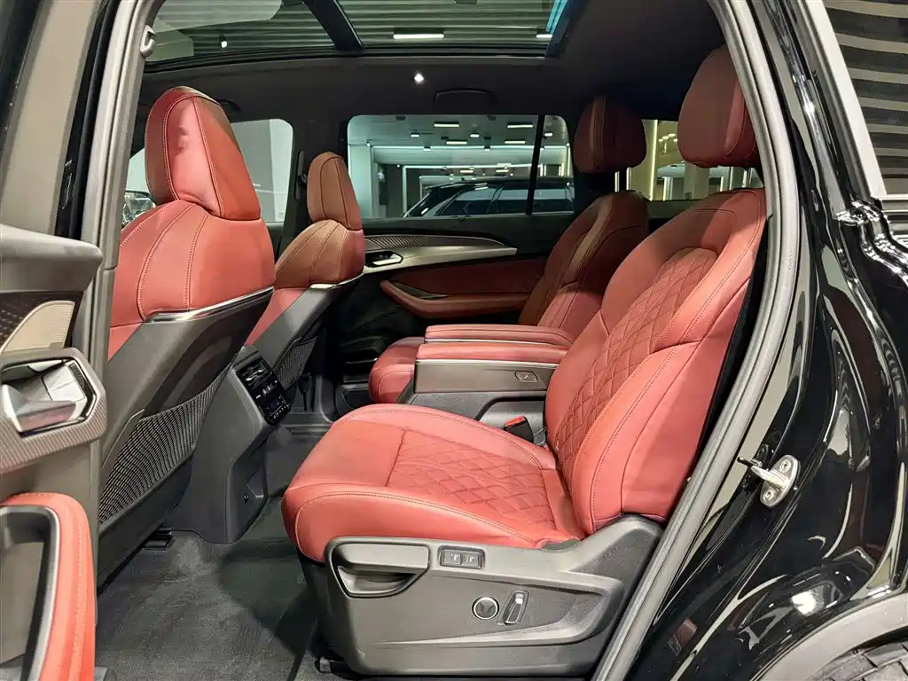 Audi Q6 2024 45 TFSI quattro Black Warrior Edition 6-seater фото 19