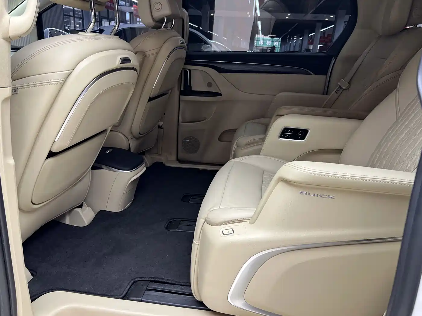 Фото 25 - Buick GL8