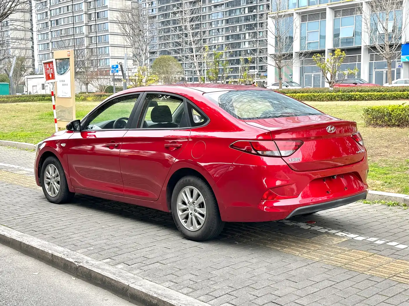 HYUNDAI YUEDONG