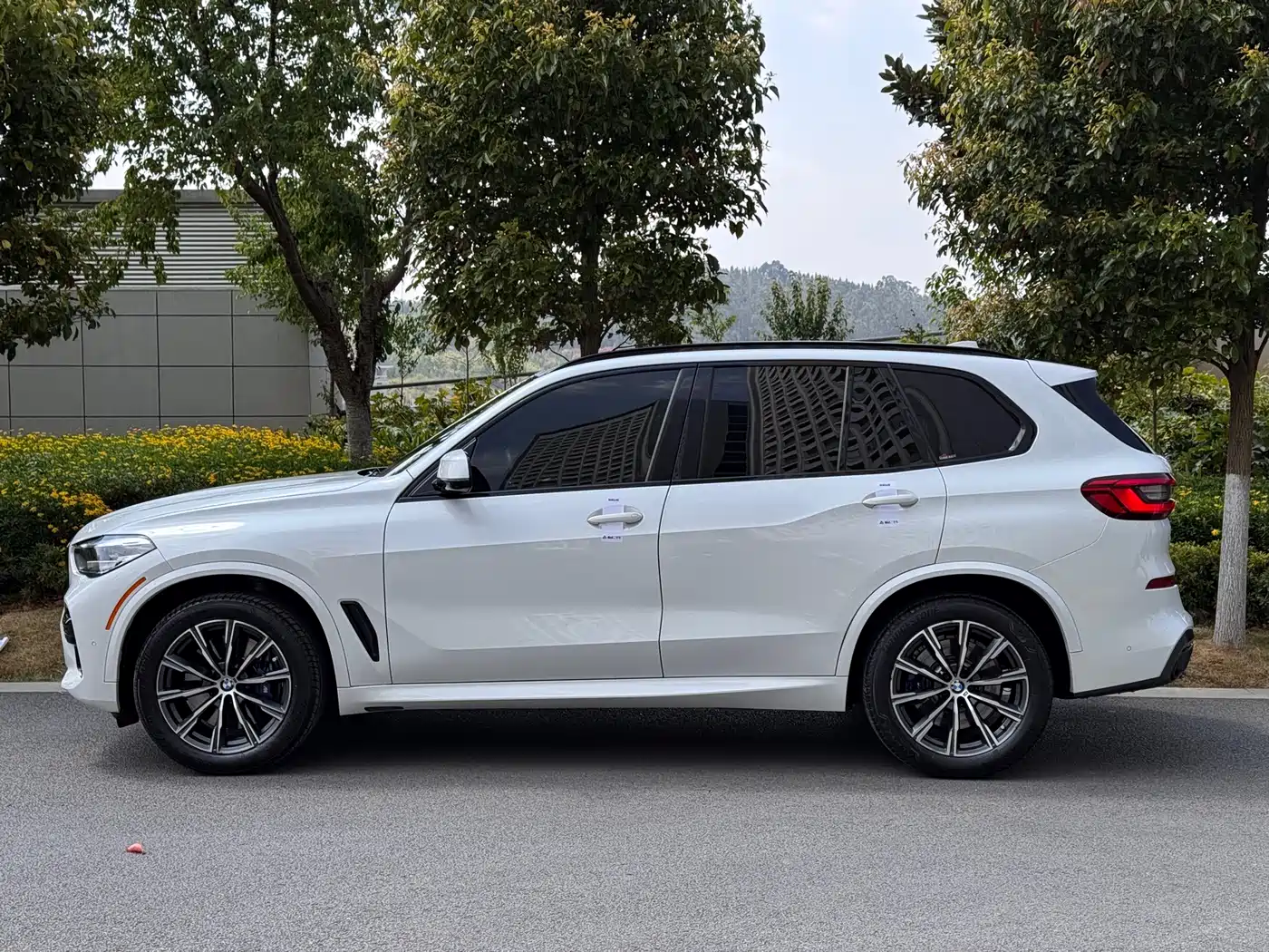 BMW X5 (Import) 2019 xDrive40i Exclusive M Sport Package фото 3