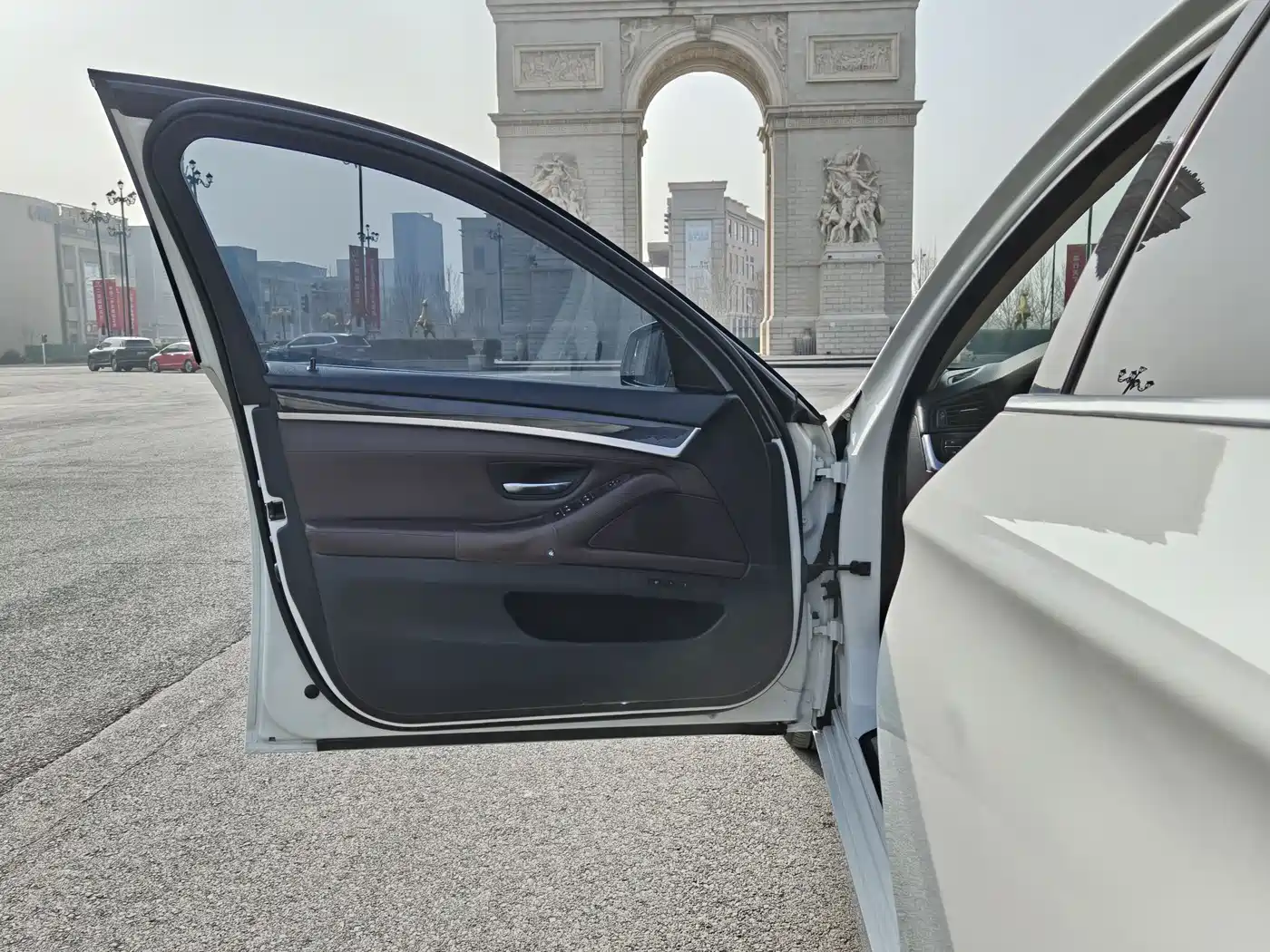 BMW 5 Series 2014 525Li Luxury Design Package фото 18