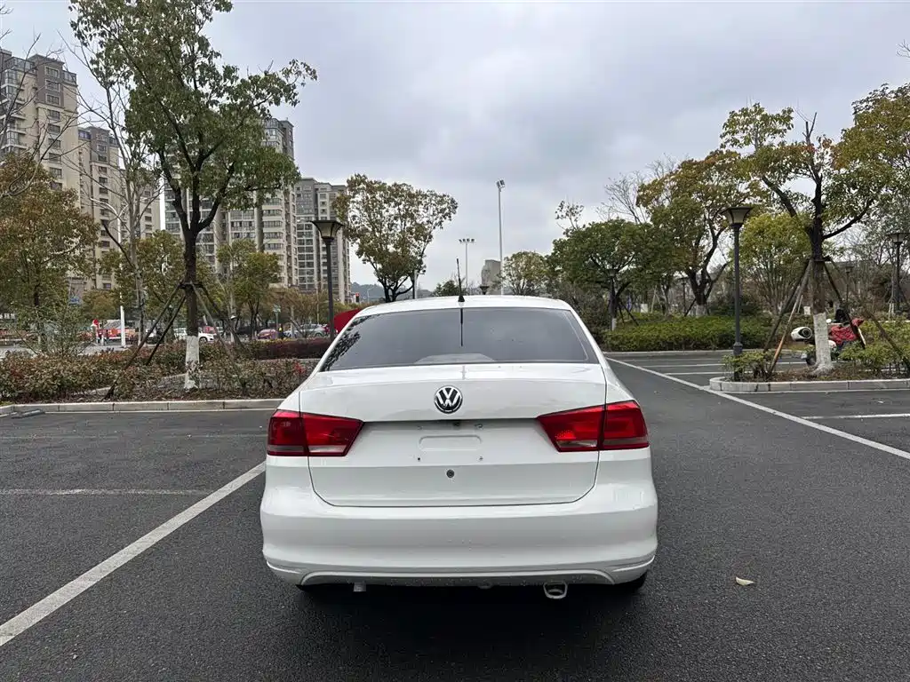 Volkswagen Santana 2015 1.6L Automatic Comfort Edition фото 13
