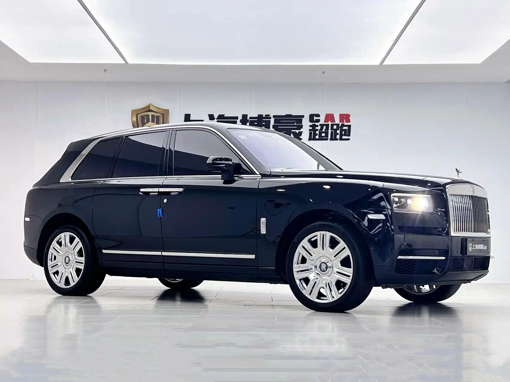 Фото 4 - Rolls-Royce Cullinan