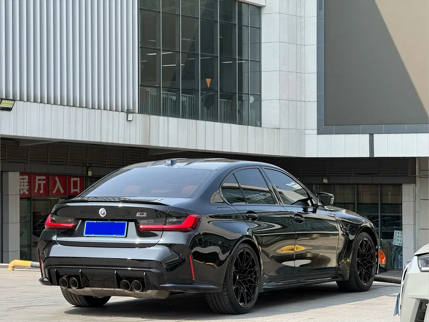 BMW M3 2024 M3 Sedan M xDrive Competition фото 8