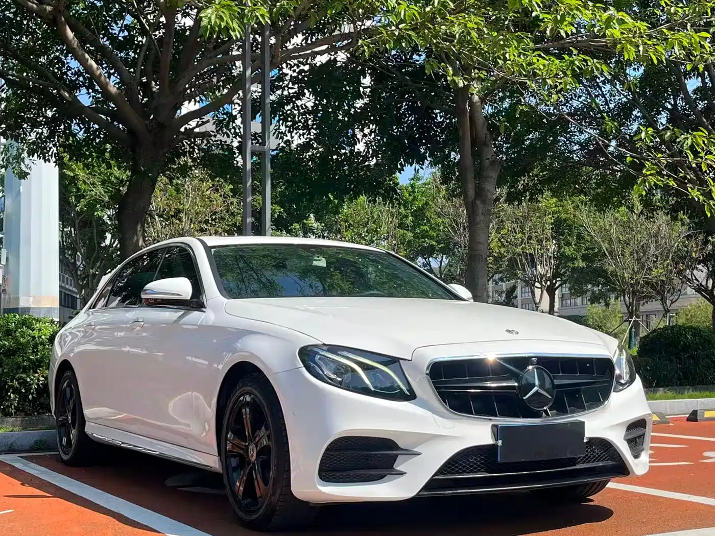 Mercedes-Benz E-Class 2019 E 200 L Sport фото 3