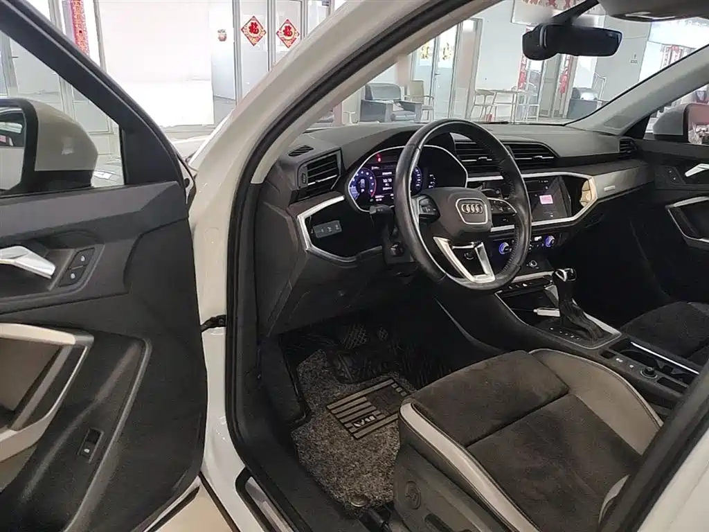 Audi Q3 2019 35 TFSI Progressive Sport фото 16
