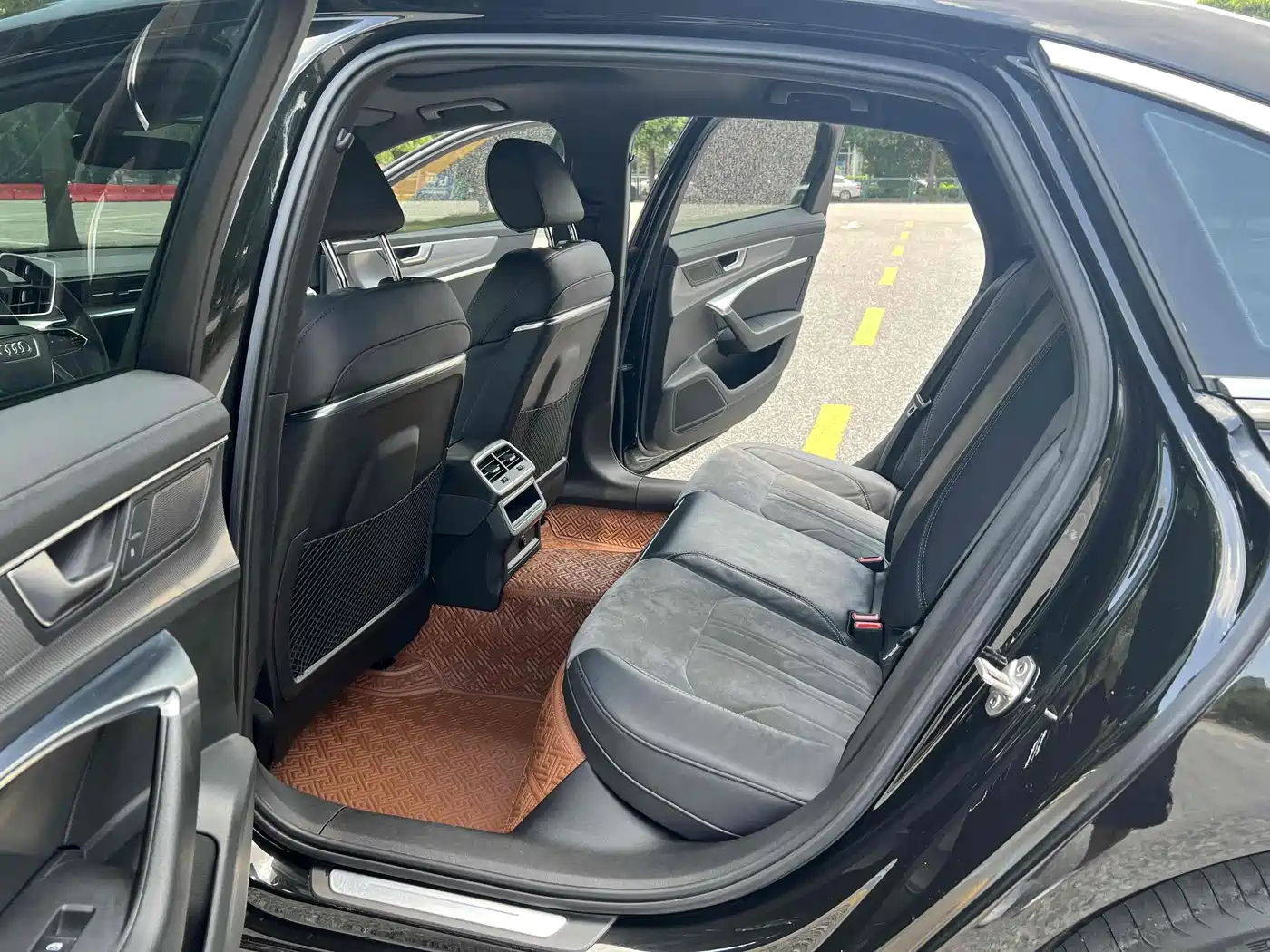 Audi A6L 2021 40 TFSI Luxury Sport фото 5