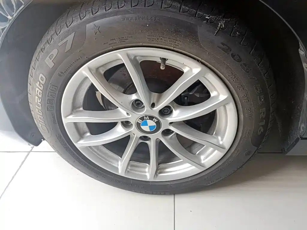 BMW 2 Series (Import) 2016 2015 218i