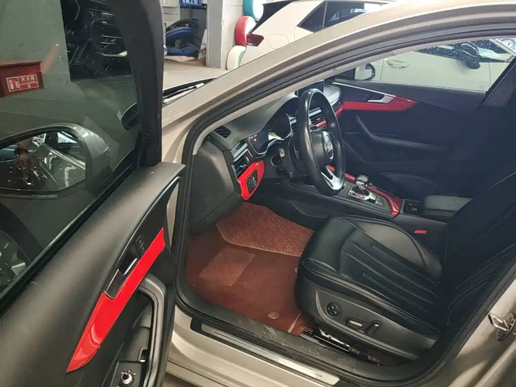 Фото 16 - Audi A4L