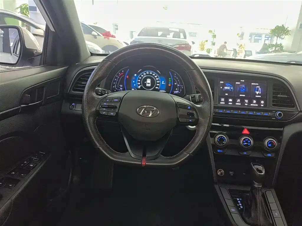 Hyundai Elantra 2018 1.4T DCT Dynamic·Vitality Model фото 11