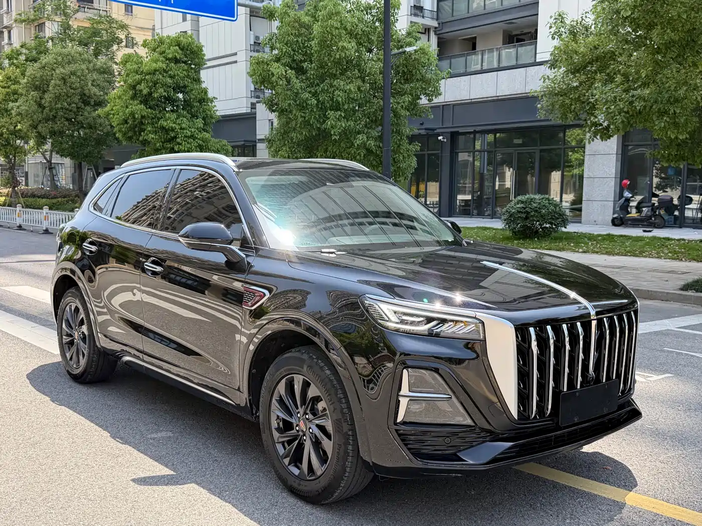 Hongqi HS5 2023 2.0T Flag Enjoy Pro Edition фото 3