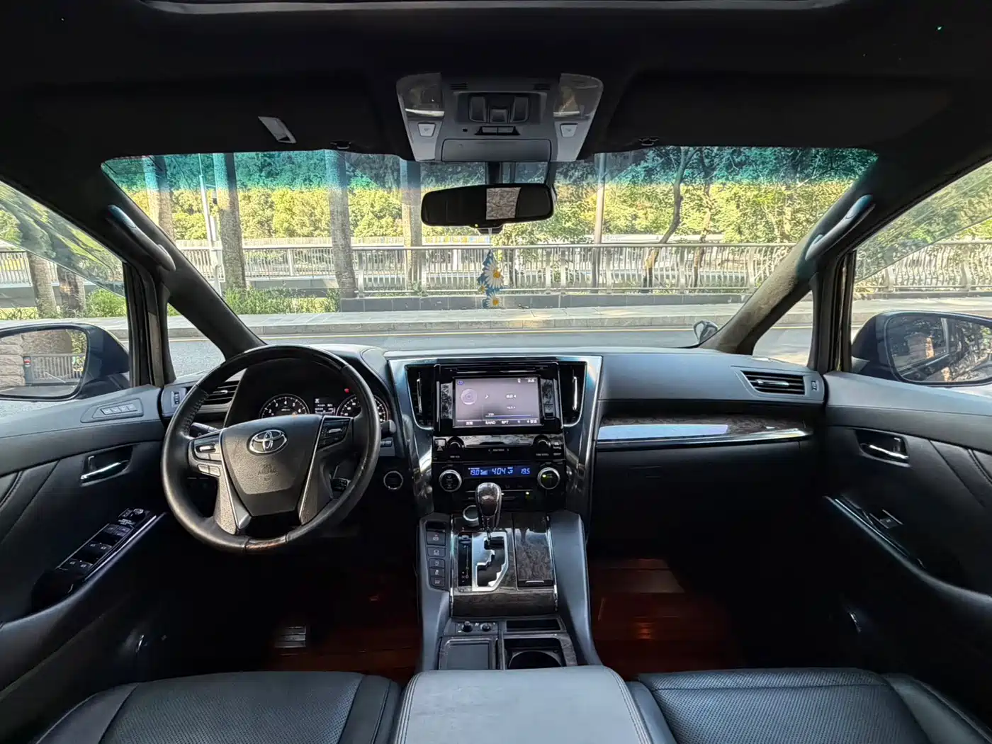 Toyota Alphard 2018 Facelift 3.5L Premium Edition фото 8