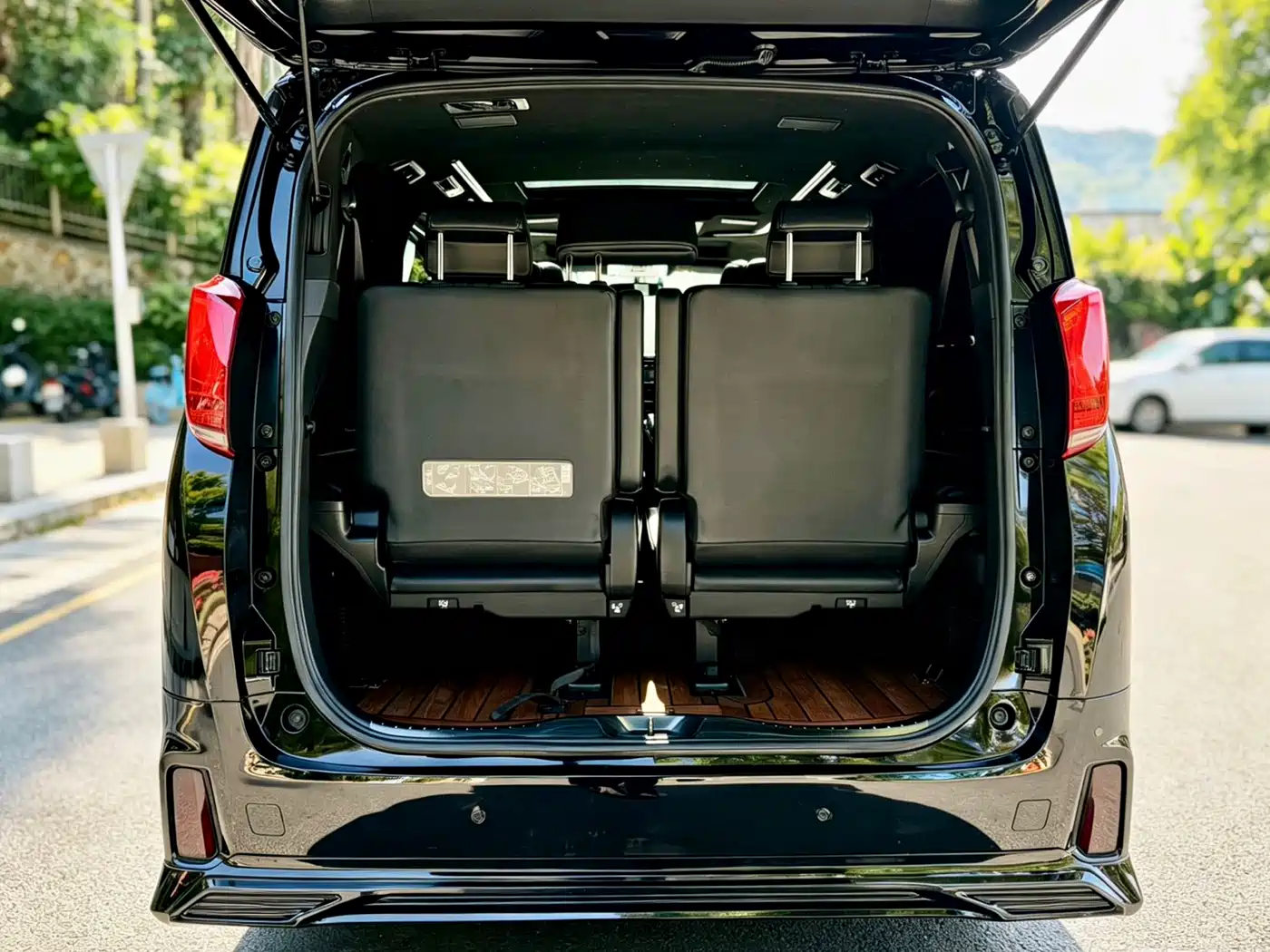 Toyota Alphard 2018 Facelift 3.5L Premium Edition фото 17
