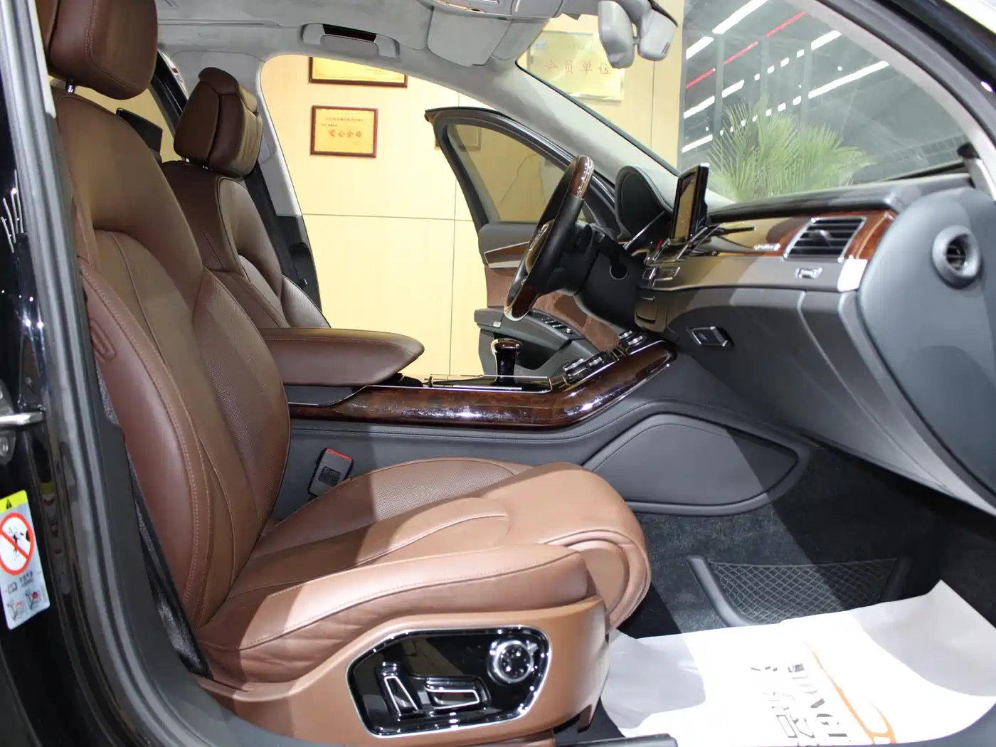 Audi A8 2013 A8L 6.3 FSI W12 quattro Exclusive фото 6