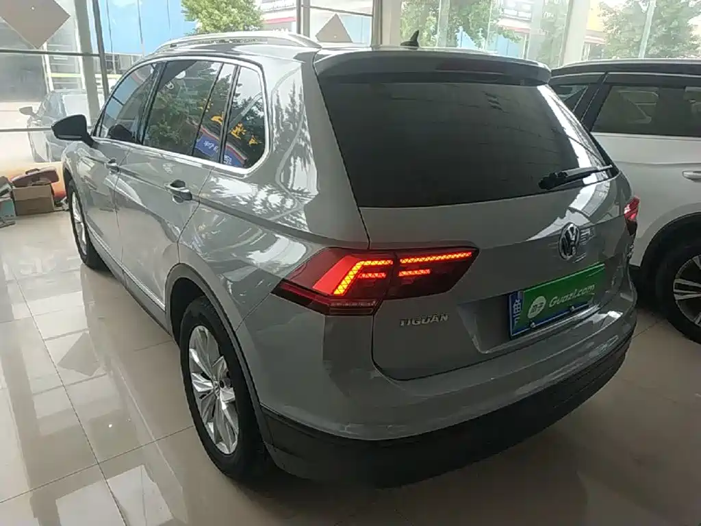 Фото 5 - Volkswagen Tiguan