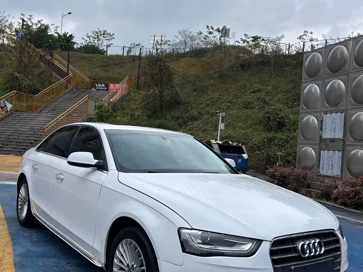 Audi A4L 2016 35 TFSI Collector's Edition S line Comfort фото 3