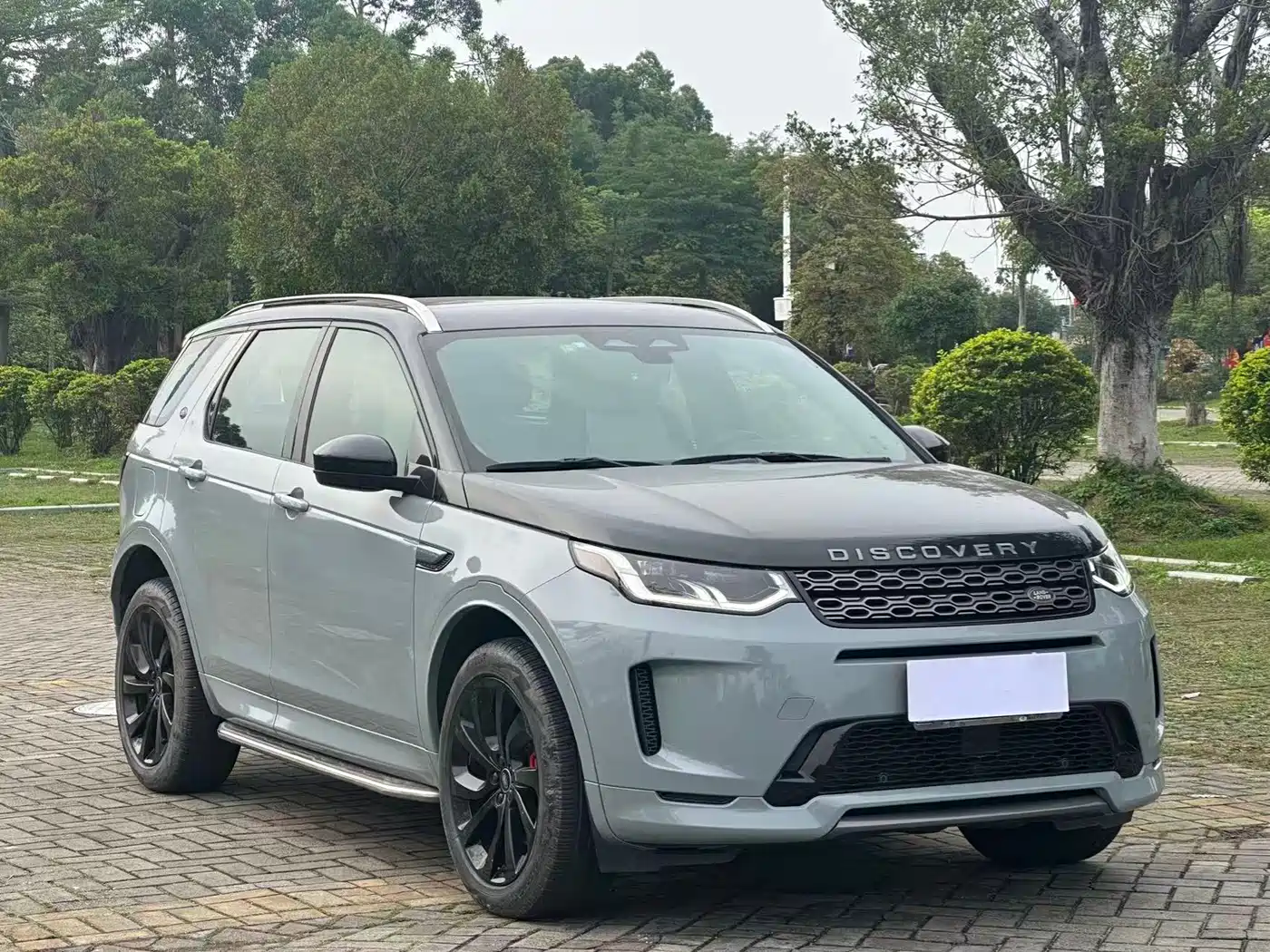 Land Rover Discovery Sport 2022 Model 249PS R-Dynamic S Performance Edition 5-Seater фото 3