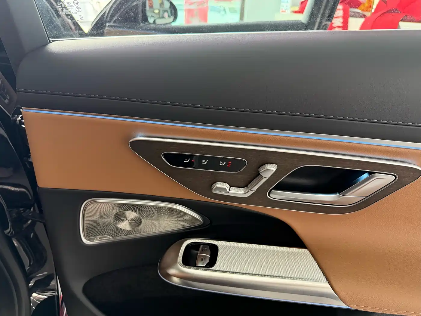 Mercedes-Benz E-Class 2026 E 300 L Luxury фото 12