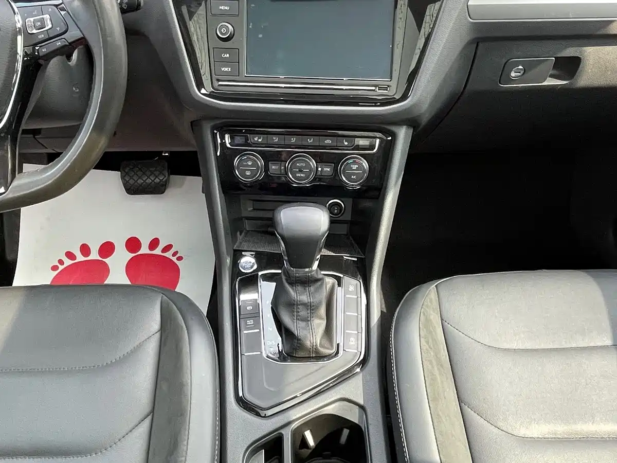 Volkswagen Tiguan L 2018 Facelift 330TSI Automatic 2WD Luxury Edition фото 12