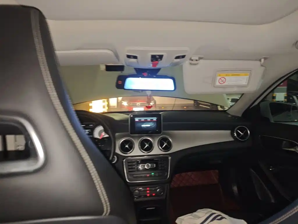 Mercedes-Benz GLA 2015 2016 GLA 200 Dynamic