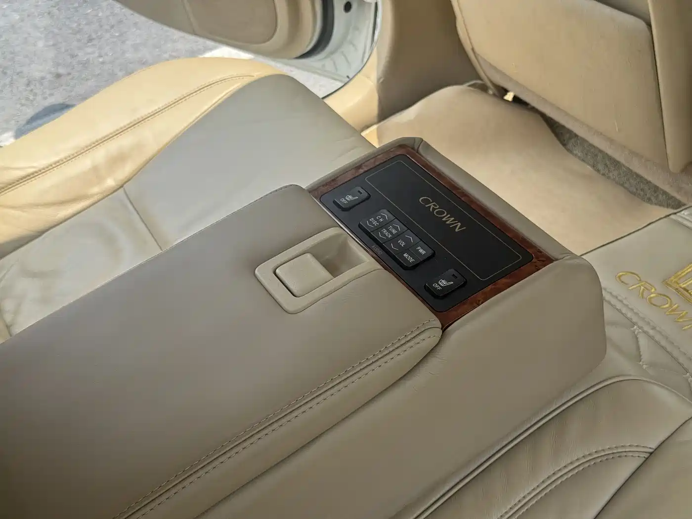 Toyota Crown 2005 Model 3.0L Royal Saloon фото 33