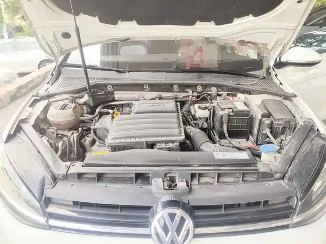 Volkswagen Golf 2019 1.6L Auto Comfort (China V) — фото 3