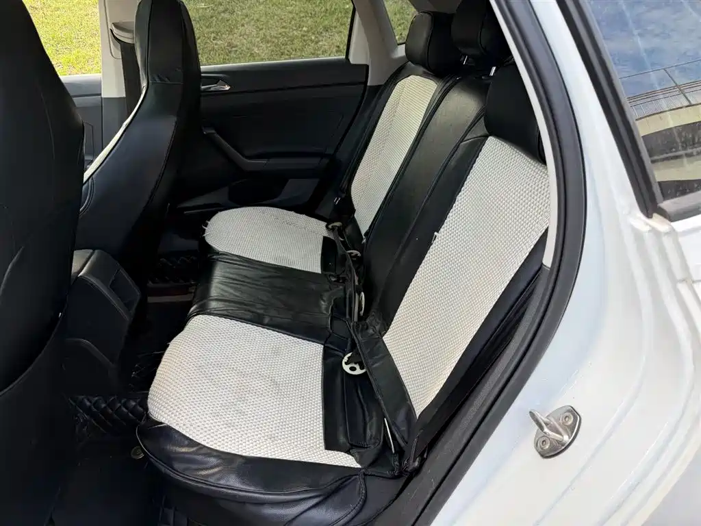 Volkswagen Polo 2021 Plus 1.5L Automatic Panorama Enjoyment Edition фото 10