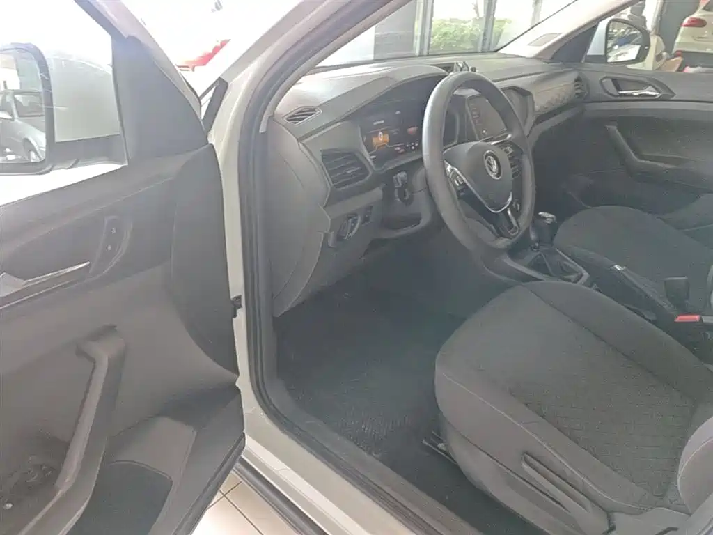 VOLKSWAGEN TU KAI